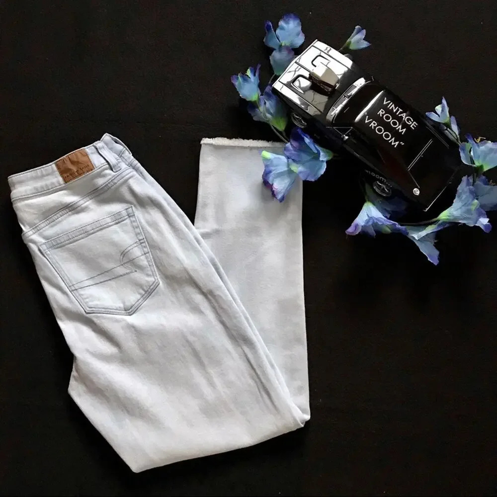 American Eagle NWOT Mom Jean Women 4 Regular